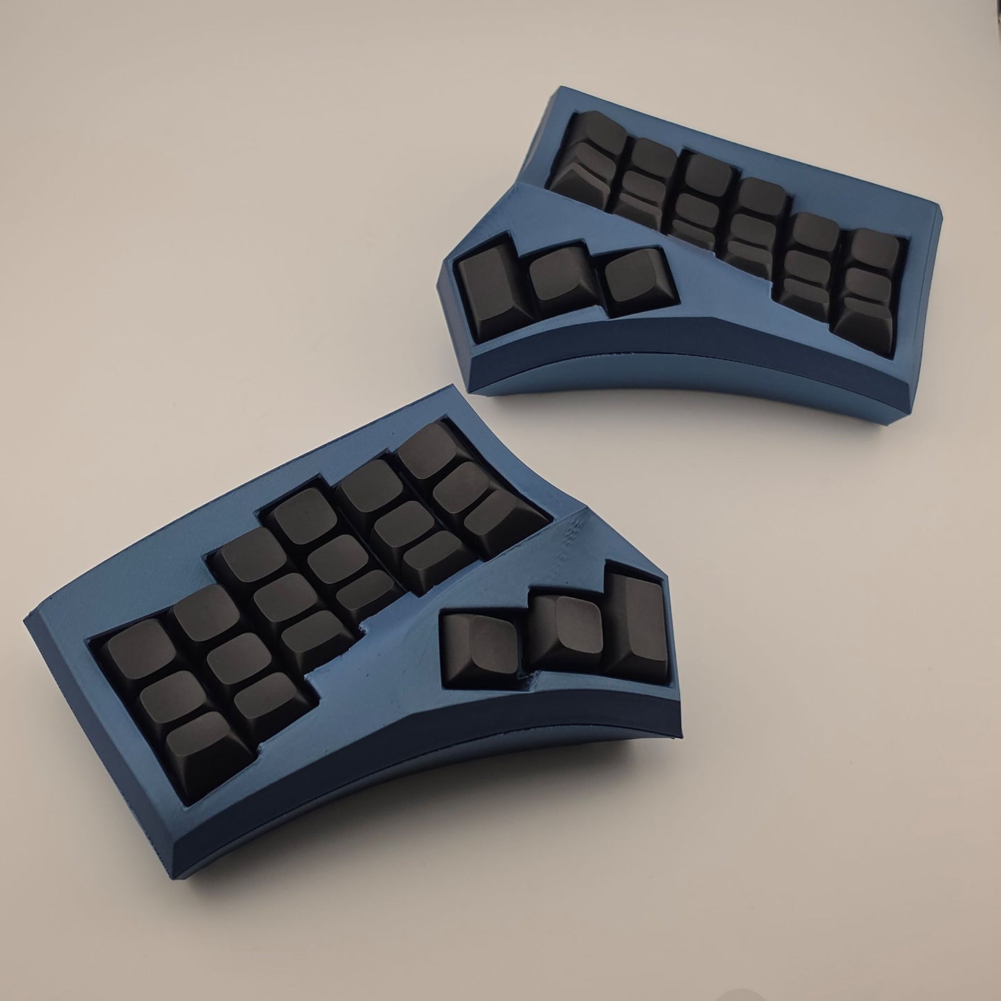 Cygnus v1: MX - Split Ergonomic Dactyl Keyboard with Keycaps and Key Switches